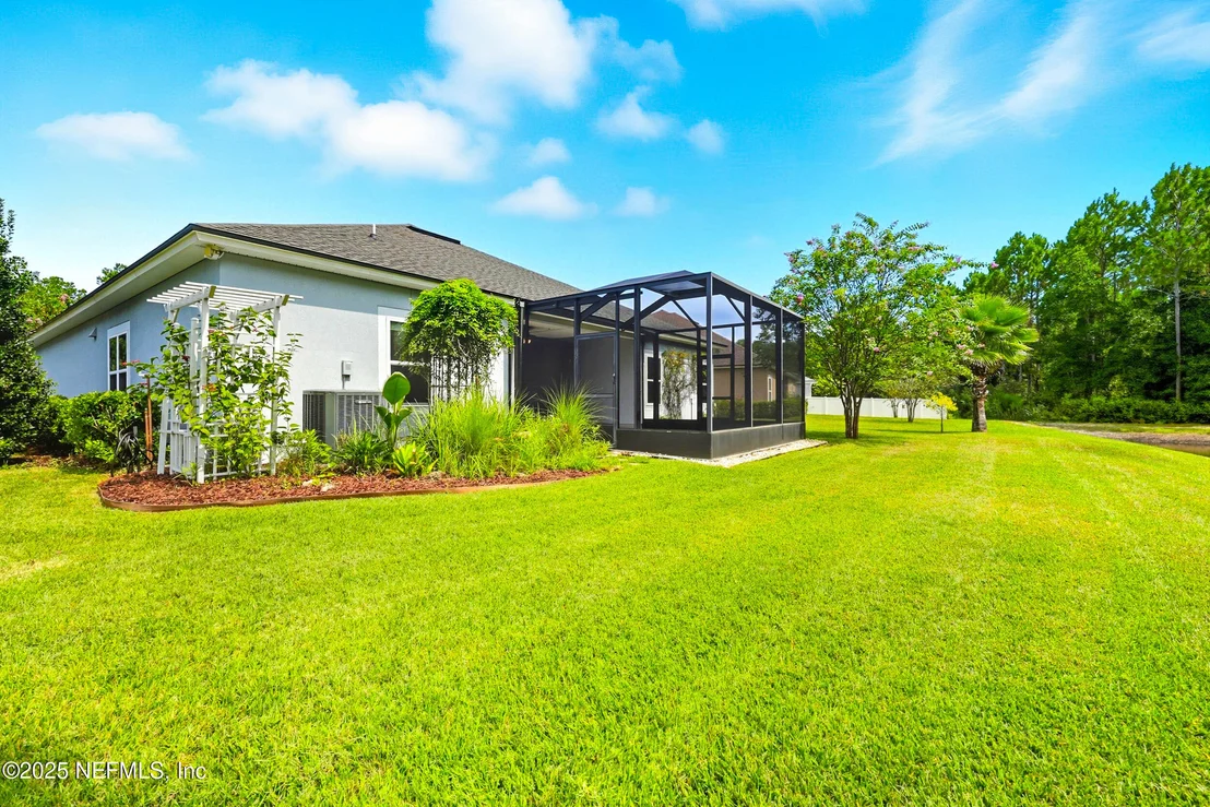 Photo of 96072 BREEZEWAY Court