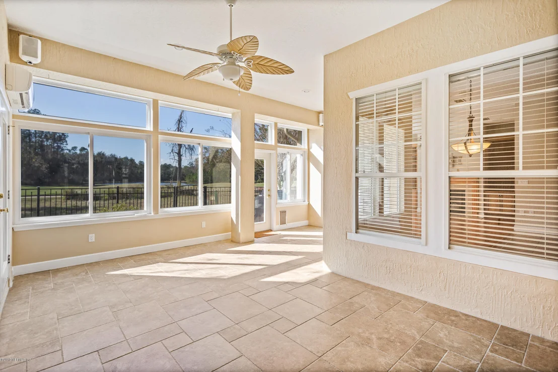 Photo of 821 EAGLE POINT Drive