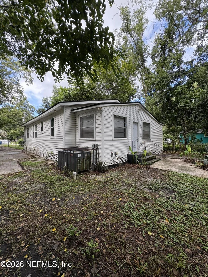 Photo of 5779 SW CARVER Circle SW
