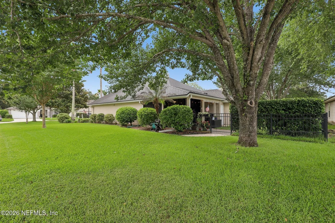 Photo of 1876 LAKE FOREST Lane