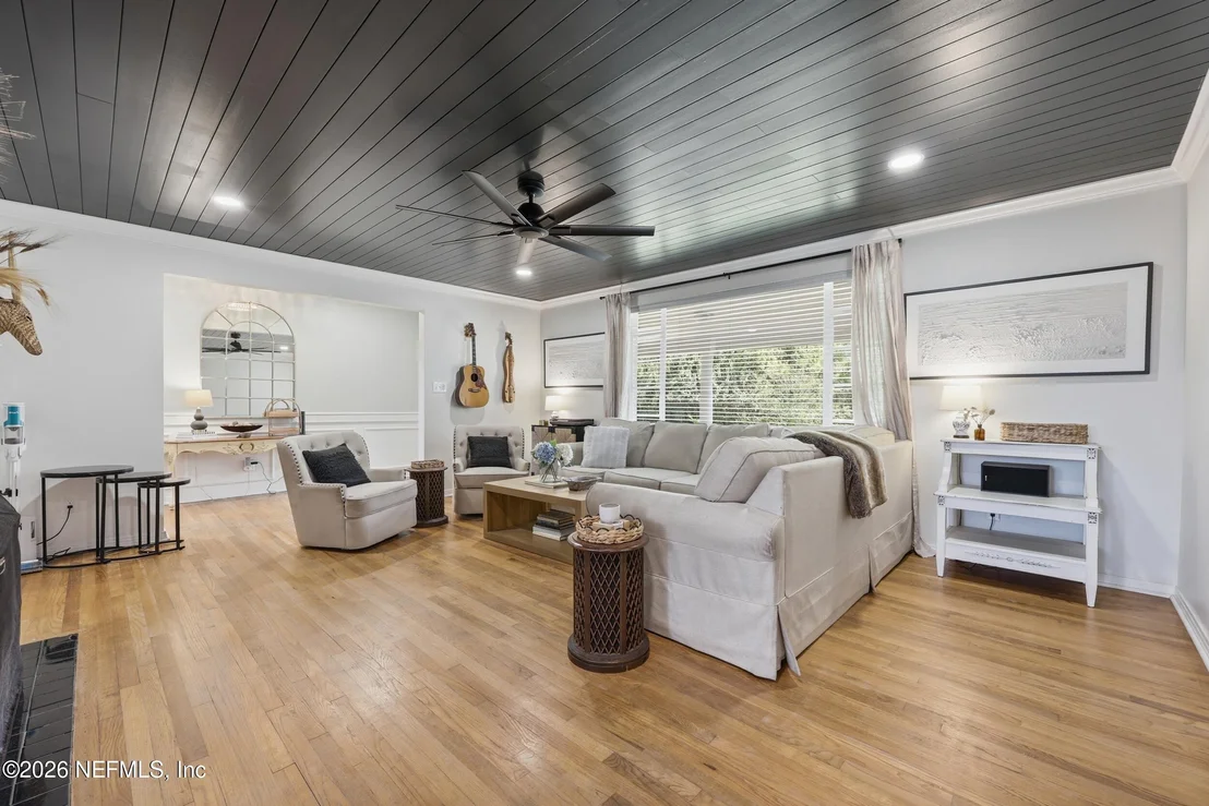 Photo of 1244 GLENGARRY Road