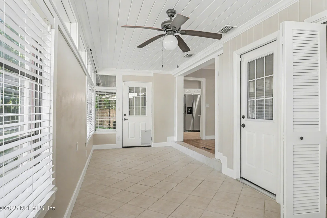 Photo of 2537 BUTTONWOOD Drive