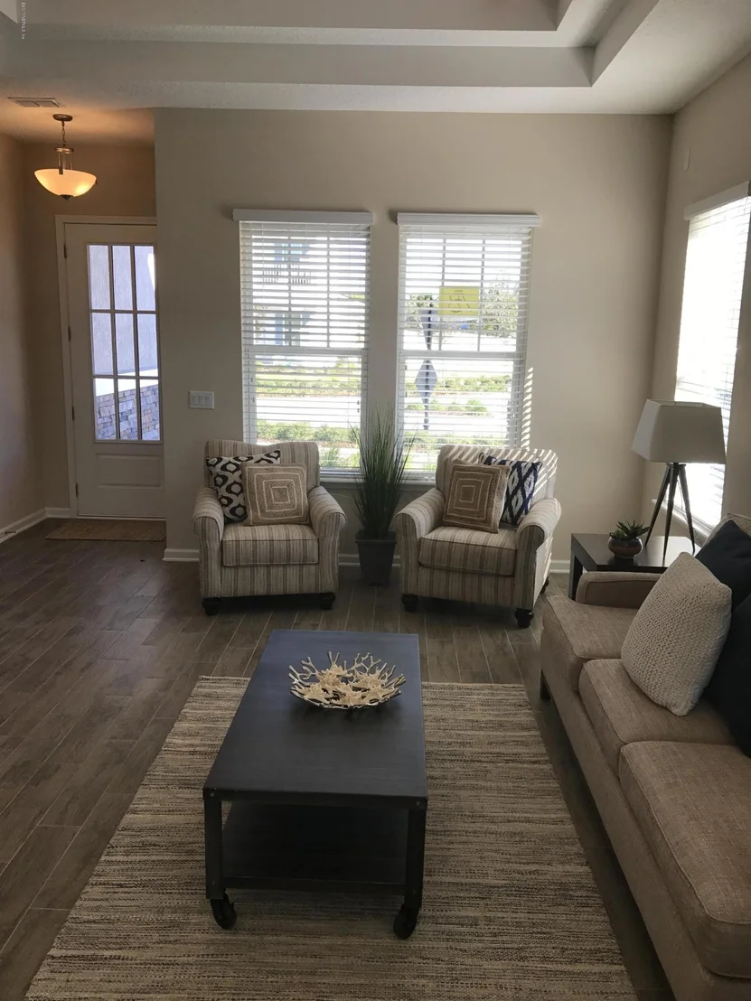 Photo of 114 FREMONT Avenue