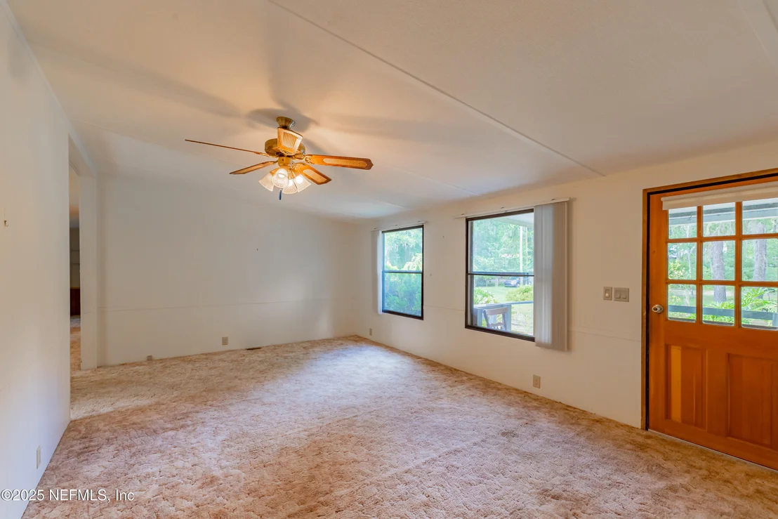 Photo of 101 PINE TREE Lane