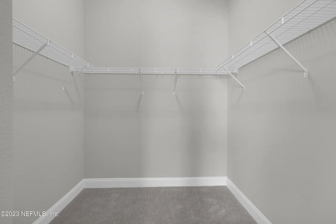 Photo of 162 LOMOND Court
