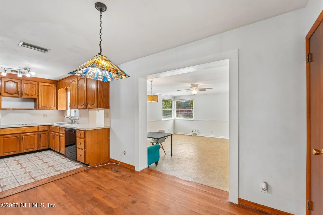 Photo of 1112 BAISDEN Road