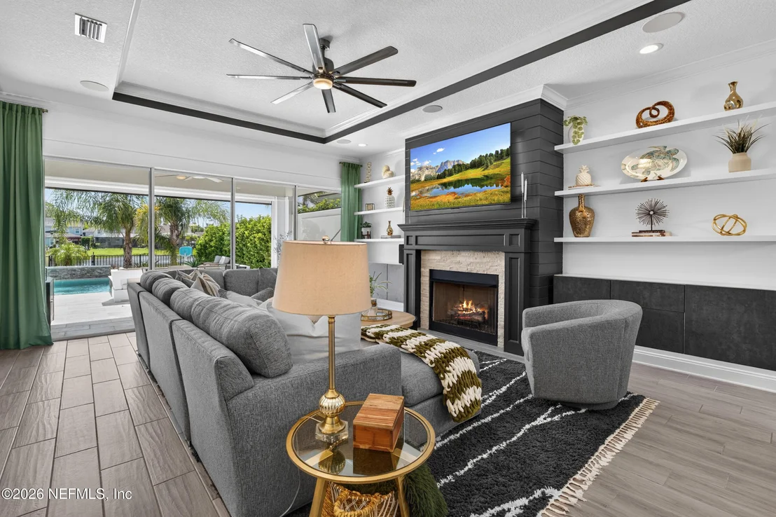 Photo of 381 PARKBLUFF Circle
