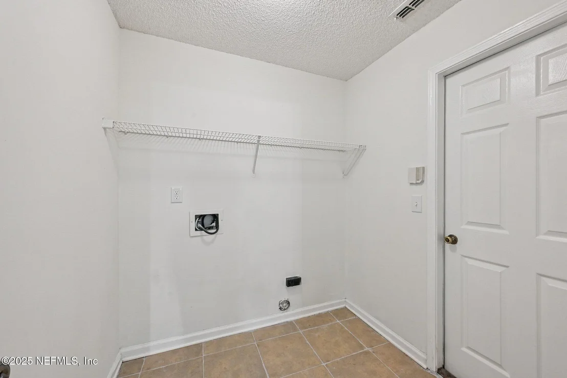 Photo of 208 HONEYSUCKLE Way