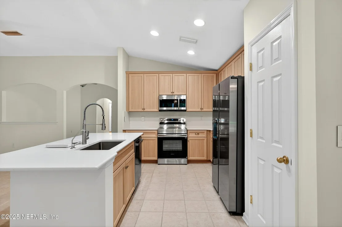 Photo of 1012 BECKINGHAM Drive