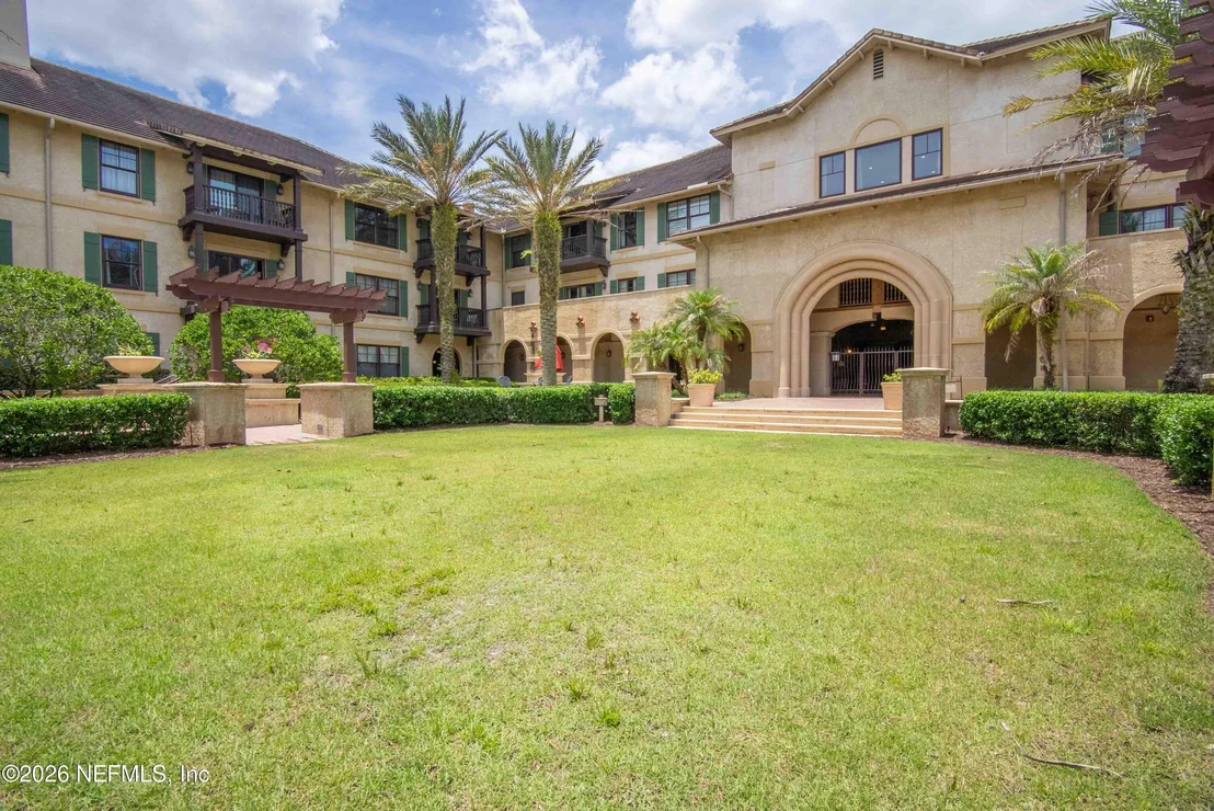 Photo of Unit 102 at 965 REGISTRY Boulevard