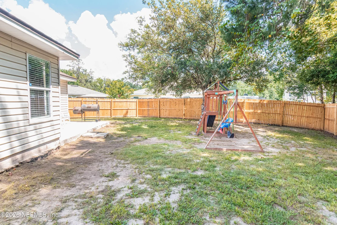 Photo of 431 THOMAS Court