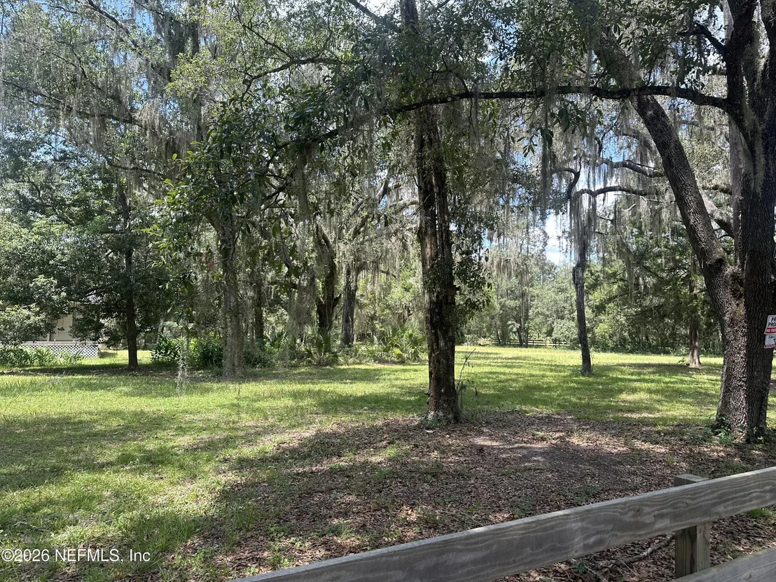 Photo of 101 W STRICKLAND Road