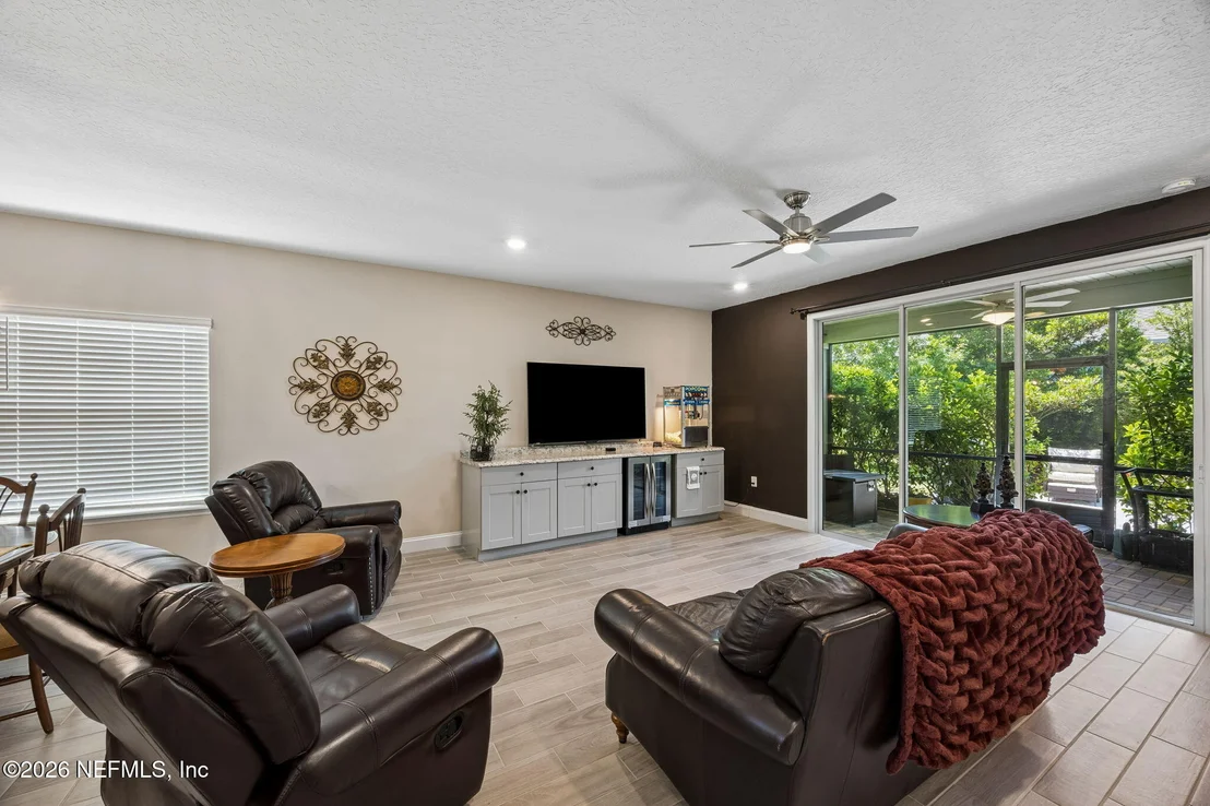 Photo of 220 RIVERCLIFF Trail