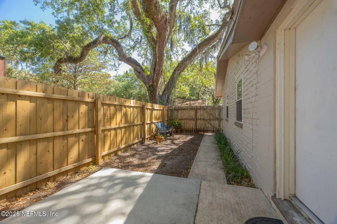 Photo of 6 DOUGLAS Avenue