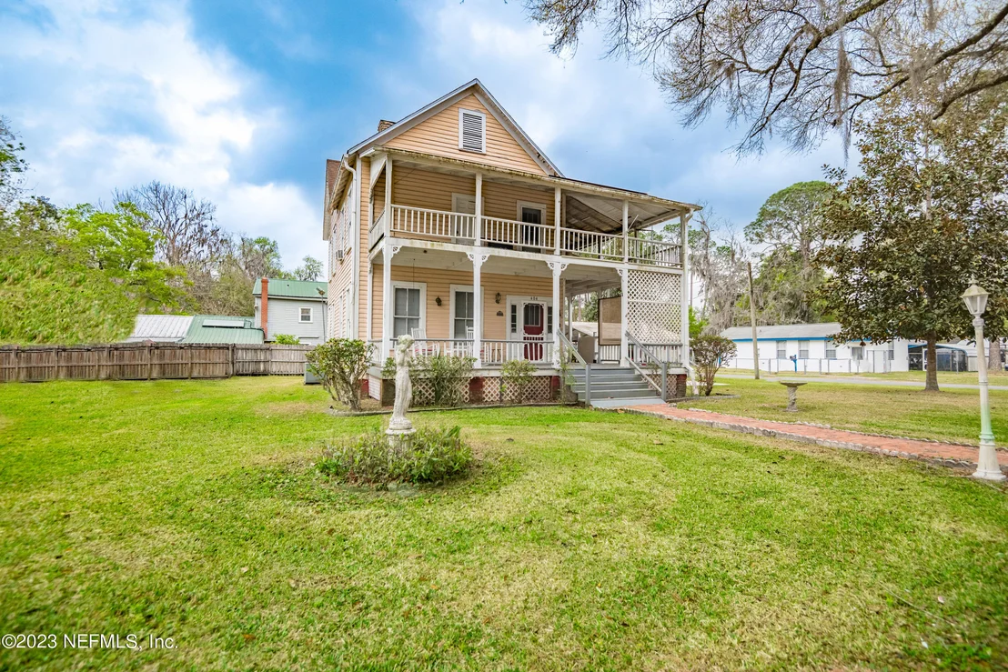 Photo of 404 N CHERRY Street