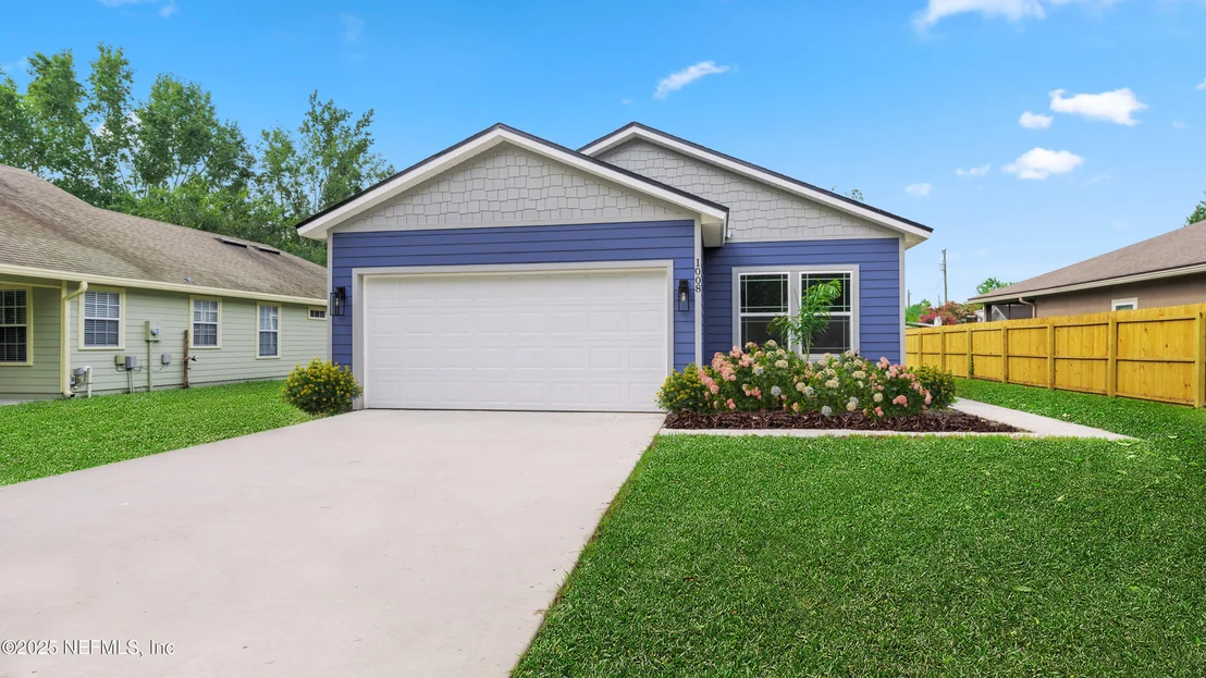 Photo of 1008 CLAY Street