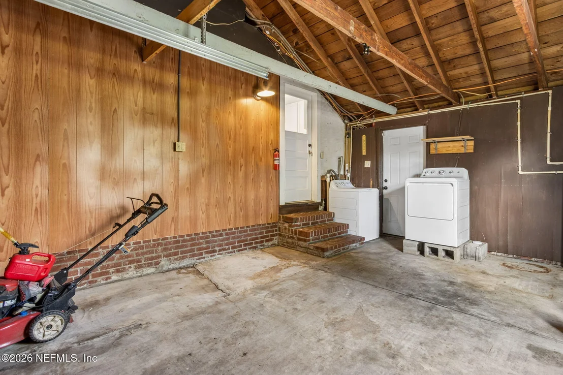 Photo of 2246 REDFERN Road