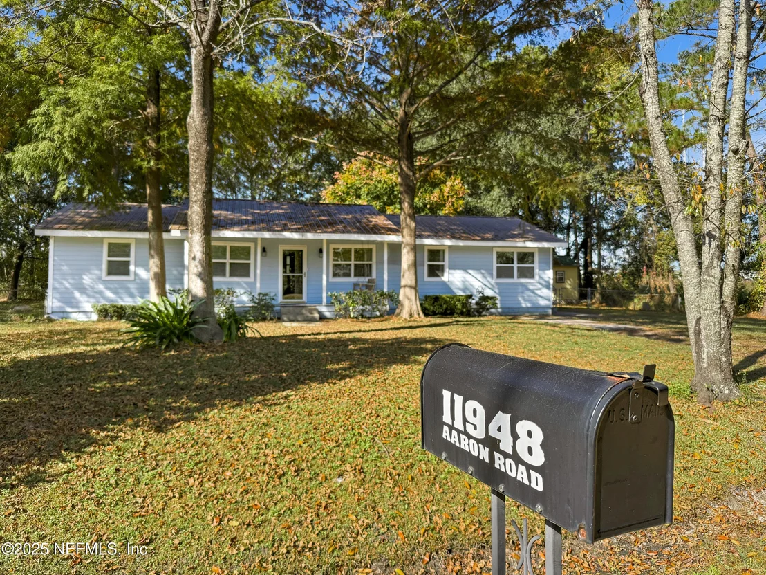 Photo of 11948 AARON Road