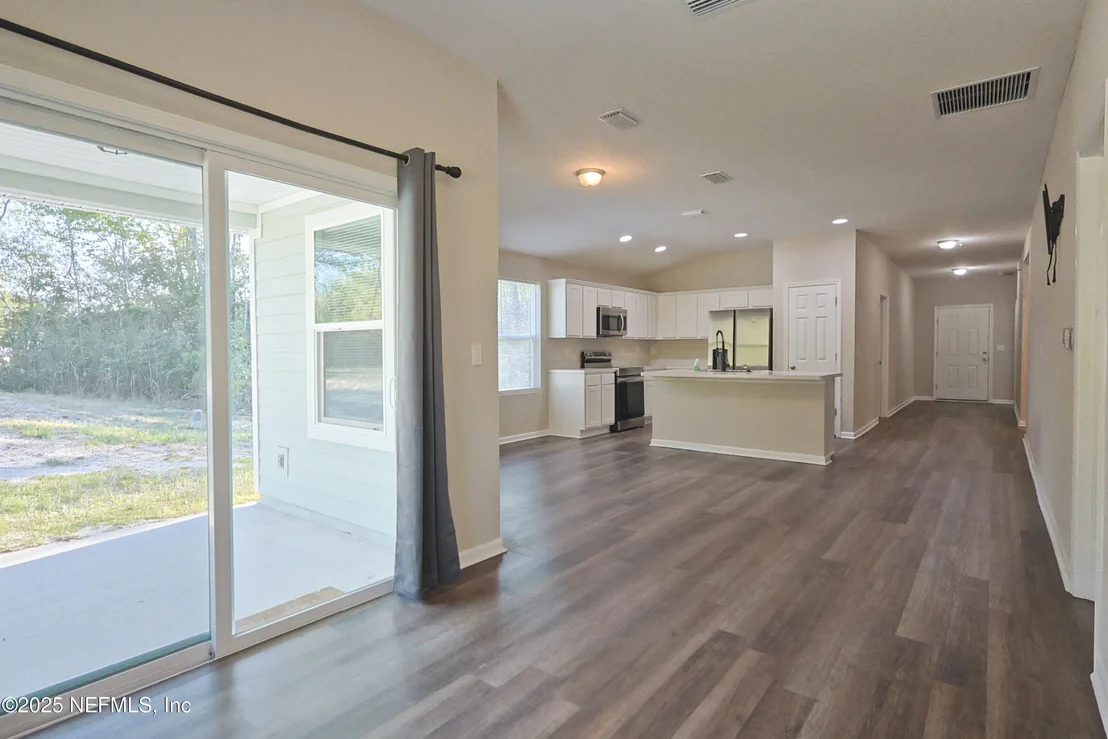 Photo of 52 PEPPERMINT Avenue