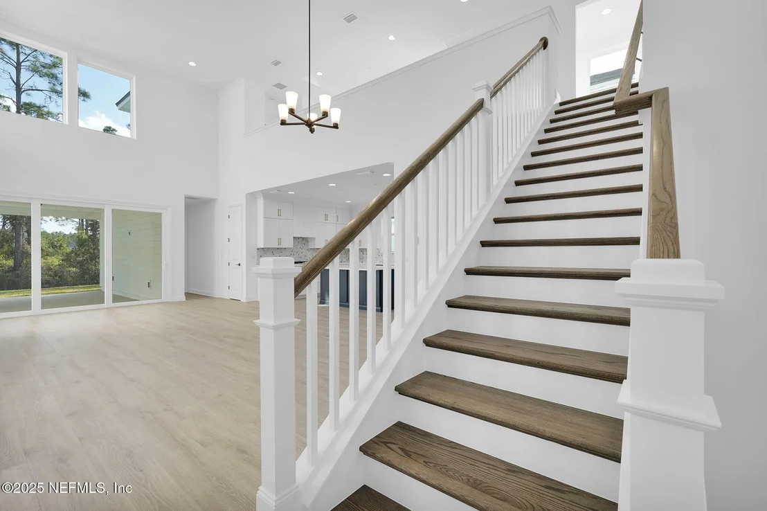 Photo of 299 REFLECTIONS Avenue