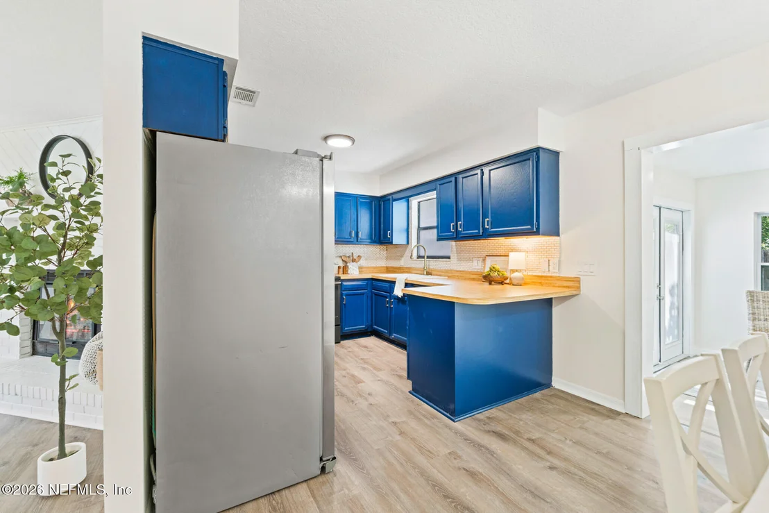 Photo of 111 SWALLOW Road
