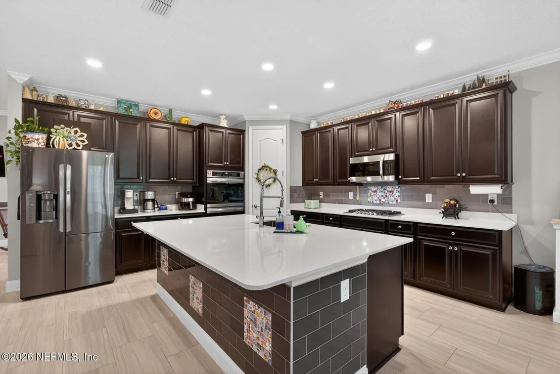 Photo of 612 GLORIETA Drive