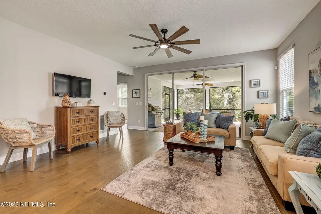 Photo of 214 HOPTREE Place