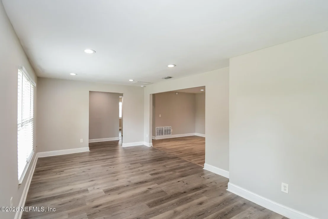 Photo of 8371 POINTER Drive N