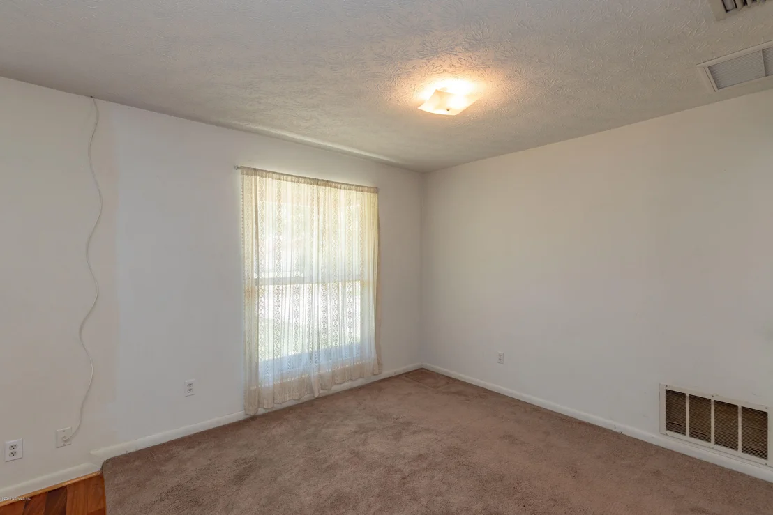 Photo of 184 DEBARRY Avenue