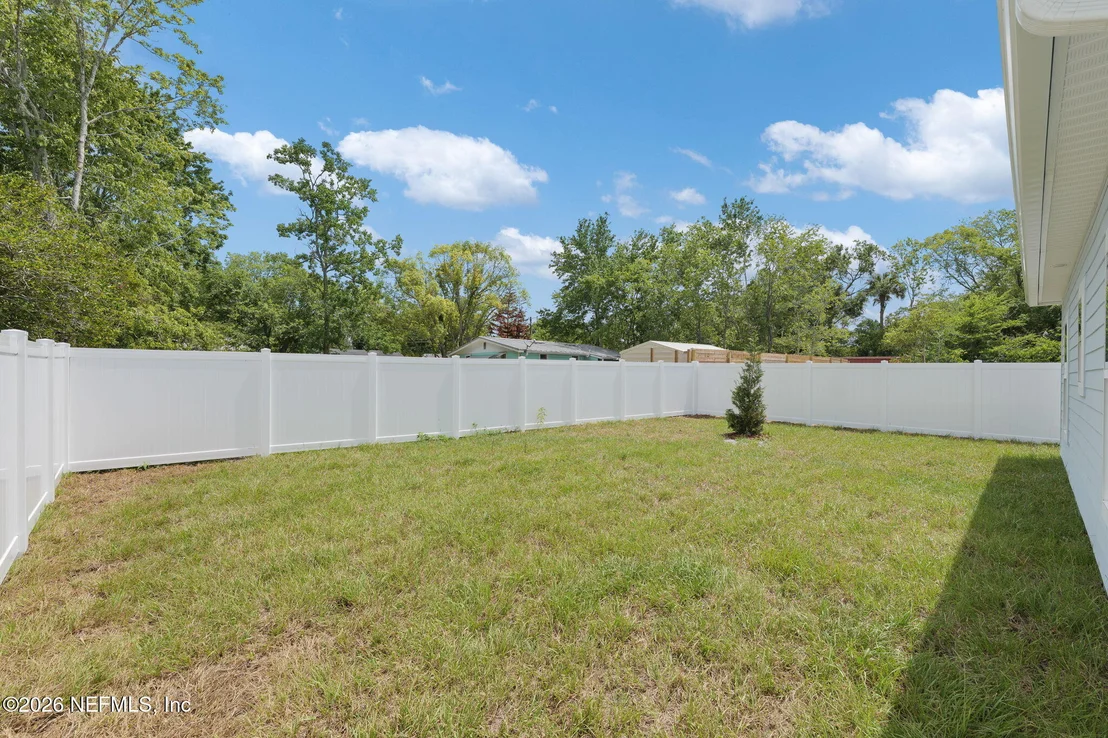 Photo of 878 W 4TH Street