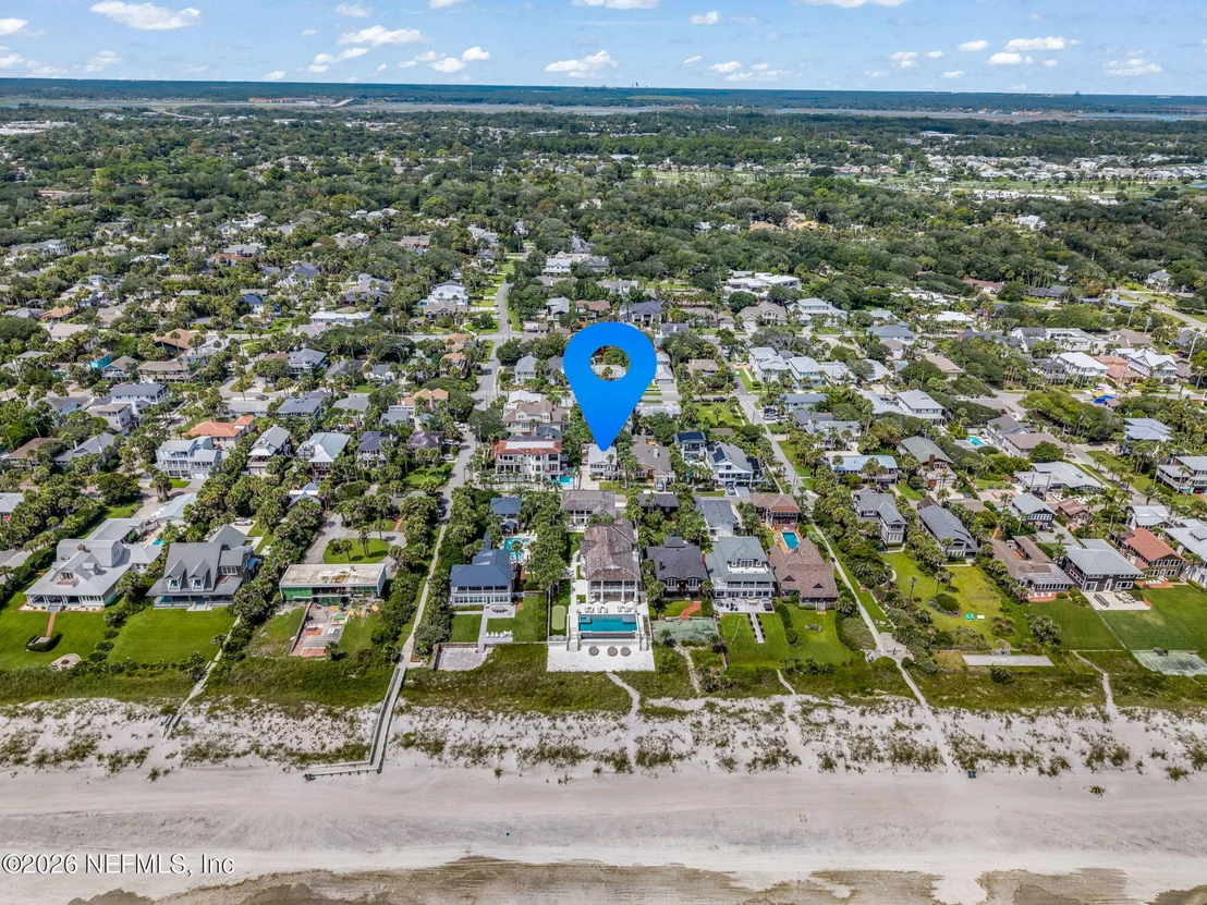 Photo of 1242 BEACH Avenue