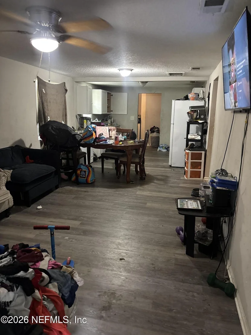 Photo of 5327 BUICK Avenue