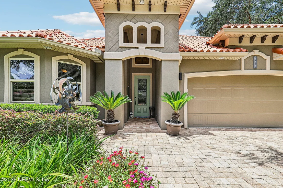 Photo of 4002 LA VISTA Circle