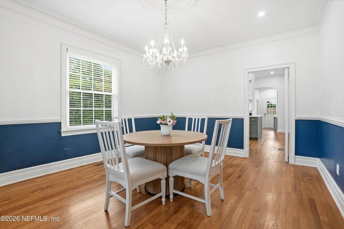 Photo of 1841 RIVER Road