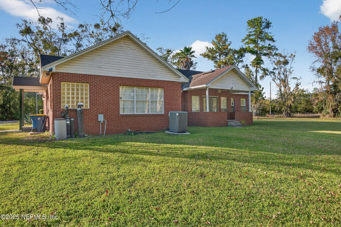 Photo of 11319 SIMMONS Road