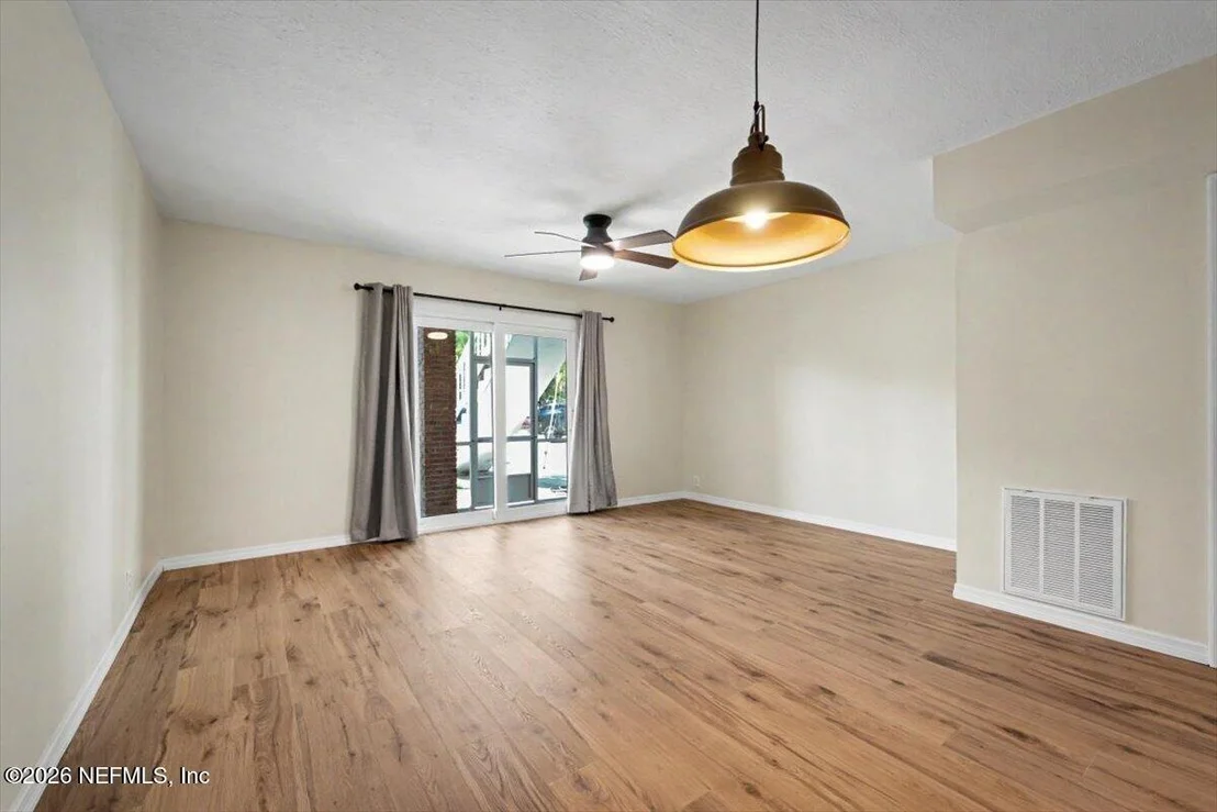 Photo of Unit 6B at 22 COMARES Avenue