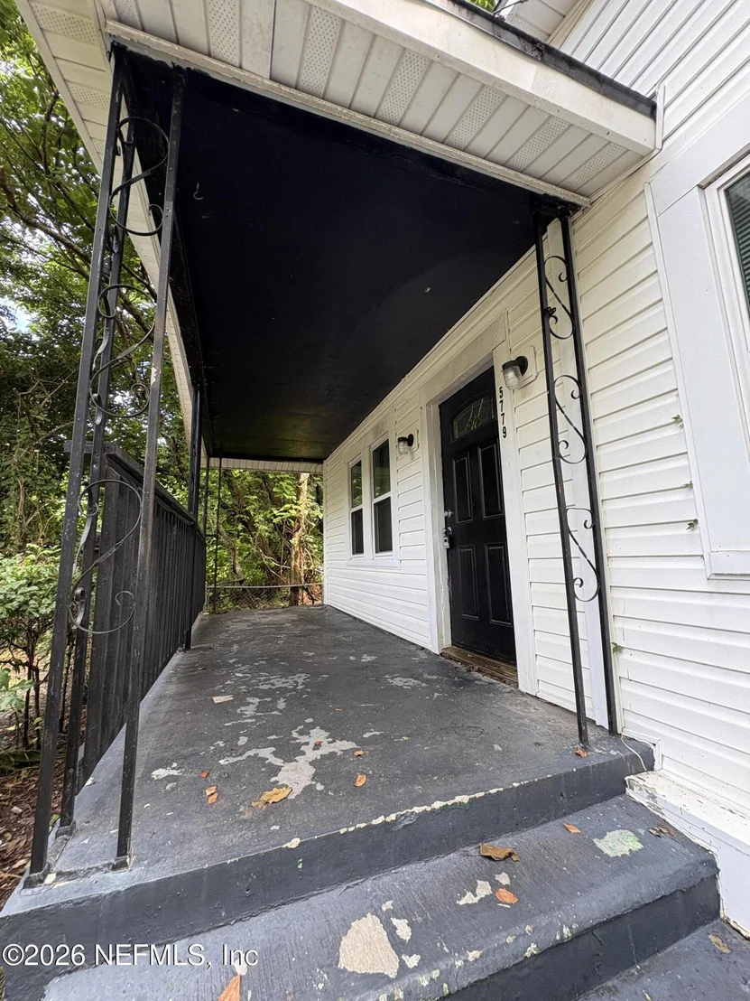 Photo of 5779 SW CARVER Circle SW