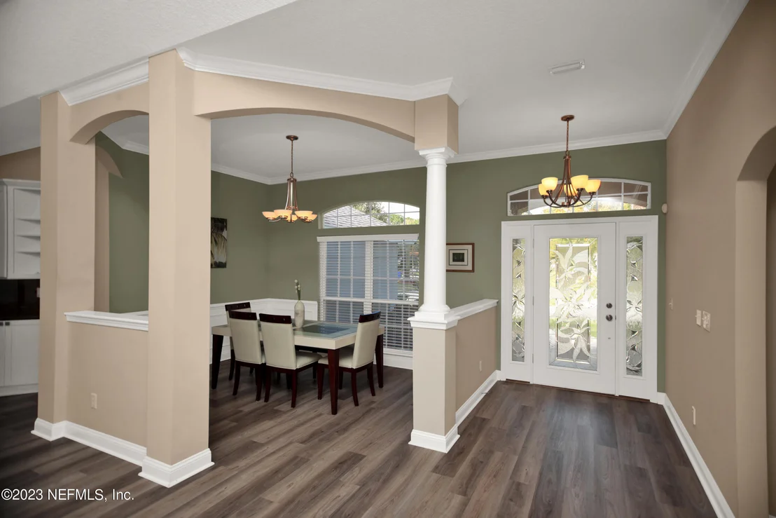 Photo of 944 OXFORD Drive