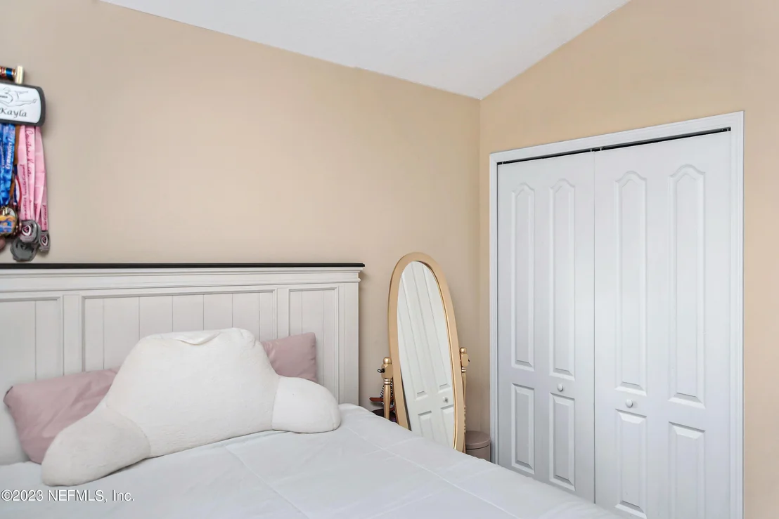 Photo of 140 CEDARSTONE Way