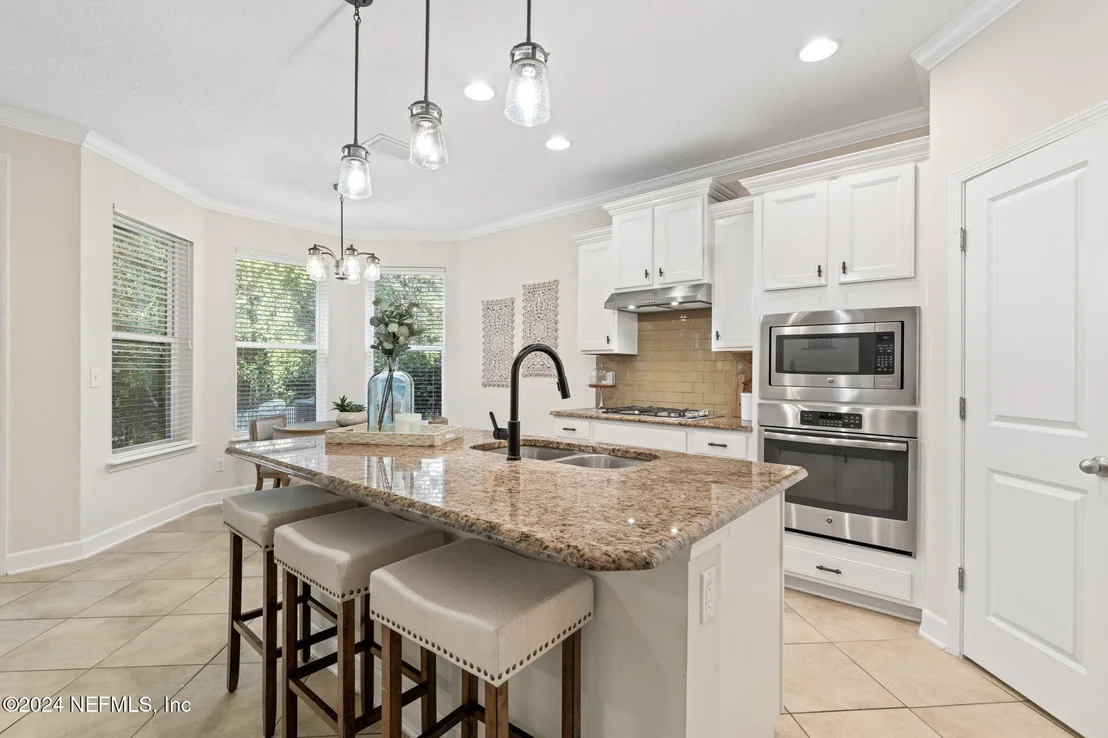 Photo of 237 SPRING PARK Avenue