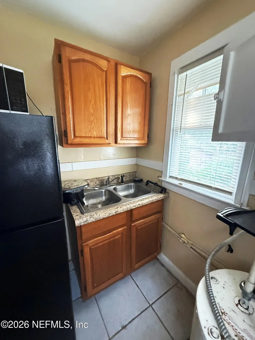 Photo of 2036 MONCRIEF Road