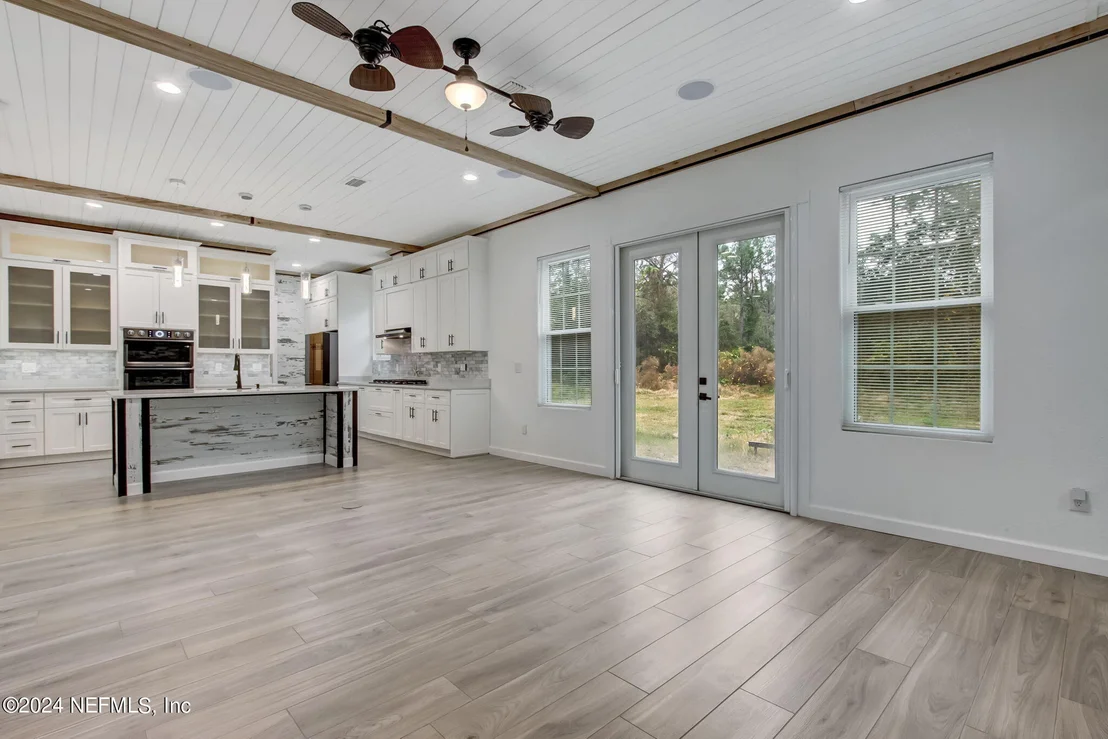 Photo of 574 W RIVER Road