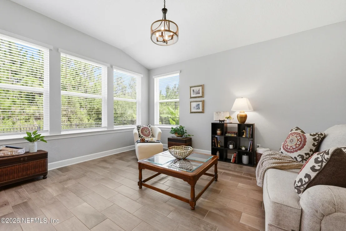 Photo of 359 GLENNEYRE Circle