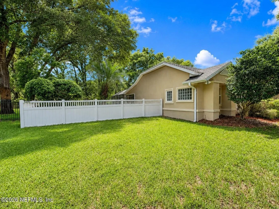 Photo of 3345 KINGS Road S