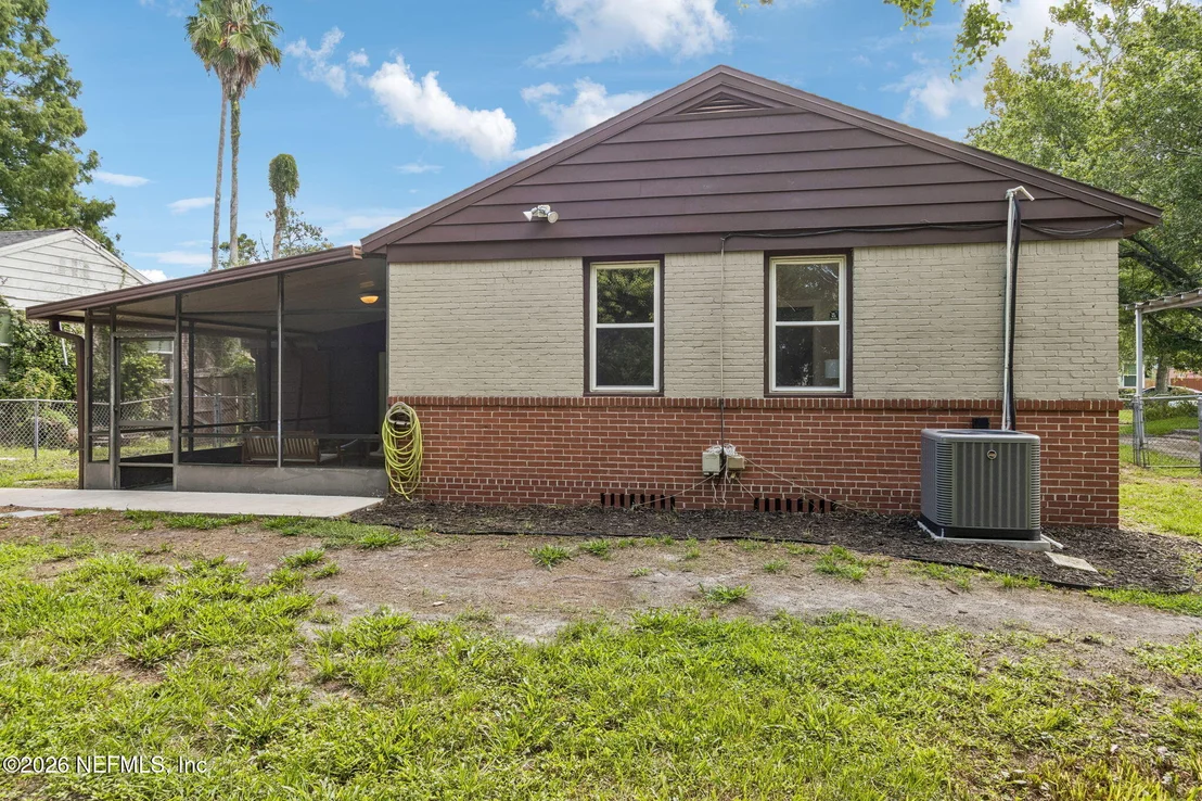 Photo of 2246 REDFERN Road