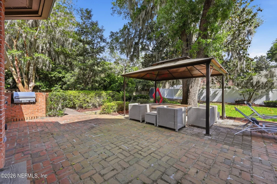 Photo of 2656 BEAUCLERC Road