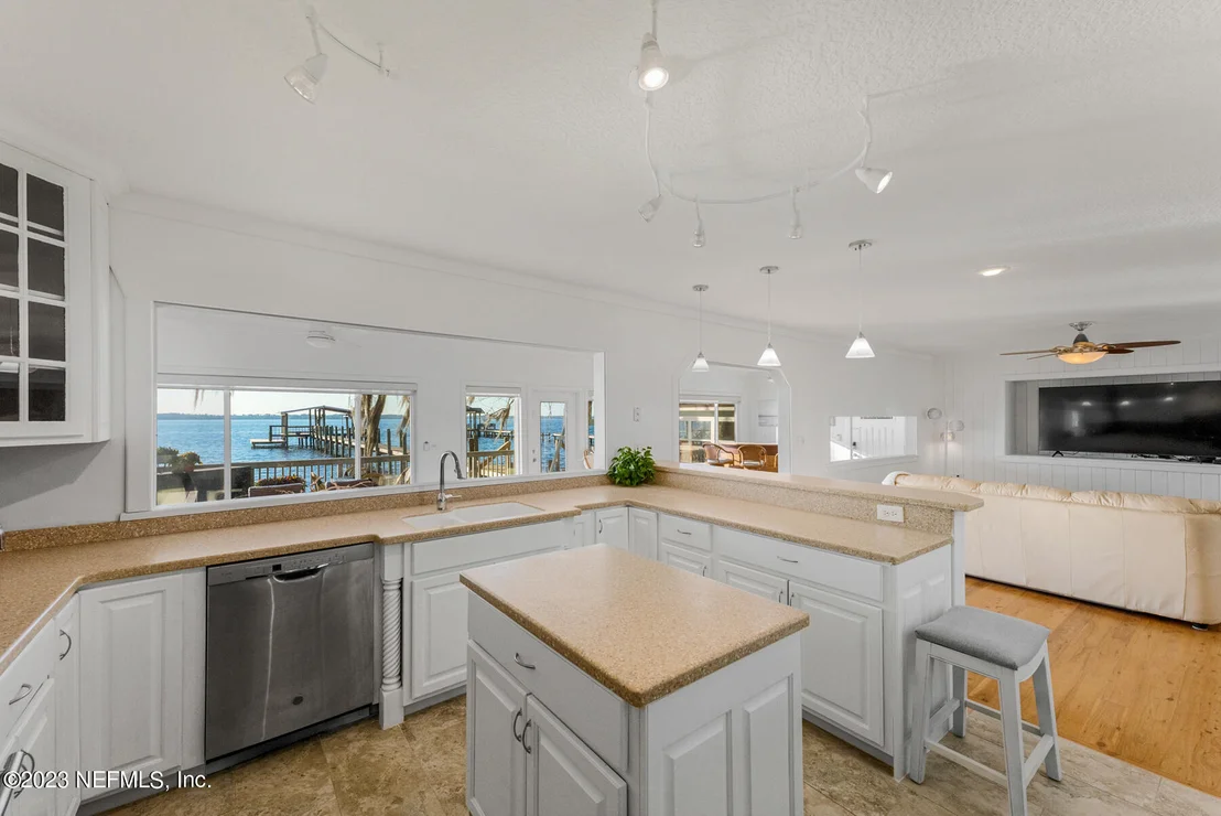 Photo of 1501 COUNTY ROAD 13 S
