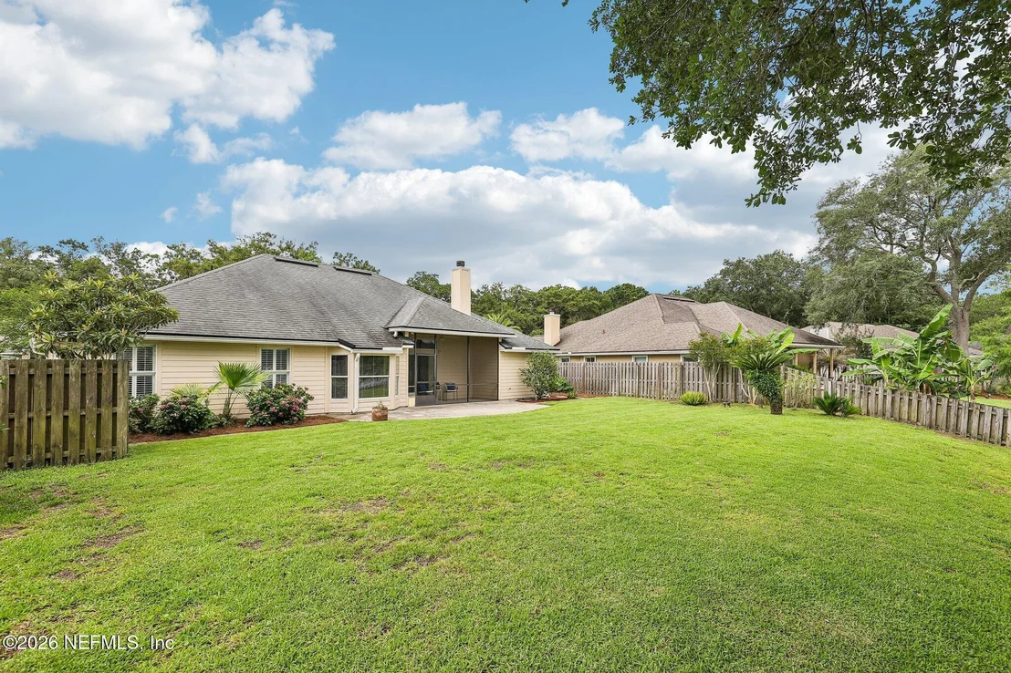 Photo of 372 MAPLEWOOD Drive