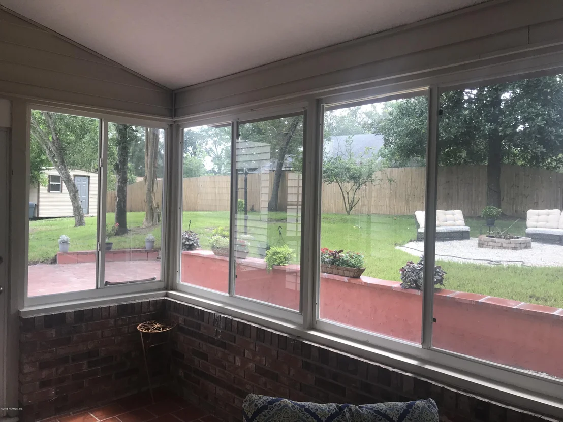 Photo of 901 MIDDLERIDGE Court