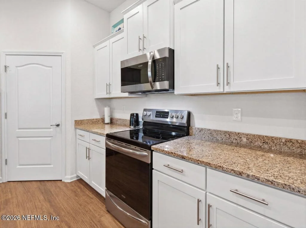 Photo of 558 PALACE Drive